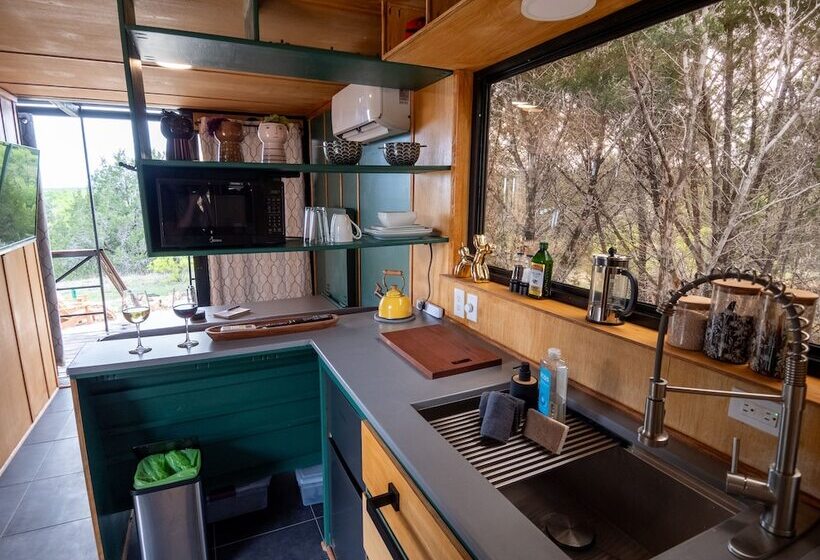 هتل روستایی Lost Horizon Texas