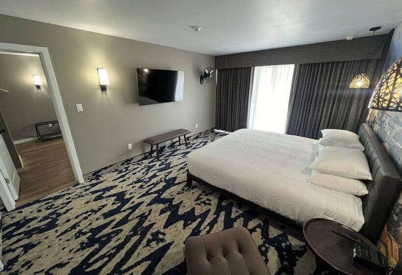 Lighthouse Suites