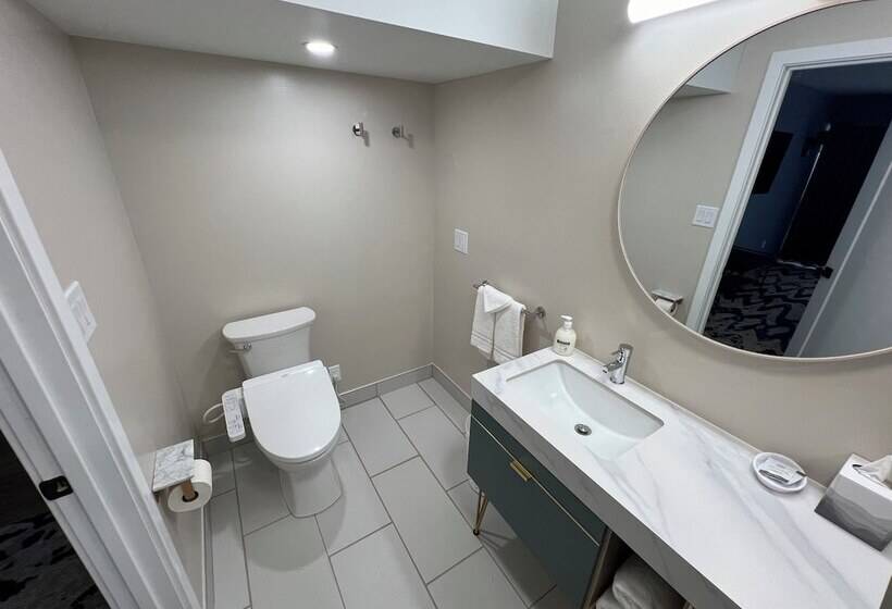 Lighthouse Suites