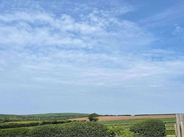 Lovely 2 Bed Cottage In St Brides, Pembrokeshire