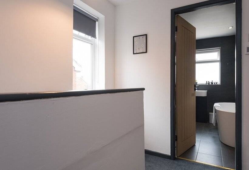 إقامة Captivating Beverley 3 Bed House Private Parking
