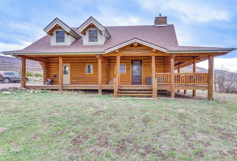 Spacious Rifle Cabin W/ Deck + Mountain Views!