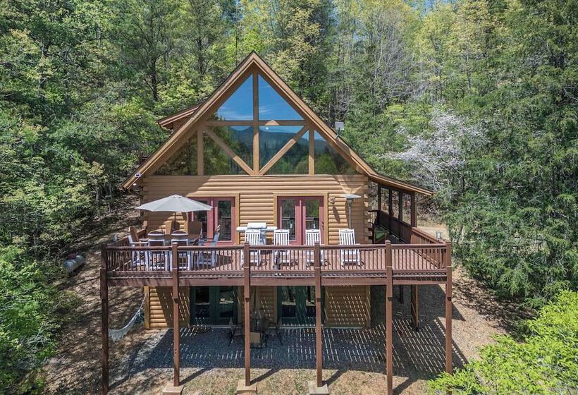 Wanderlust Cabin  W/ Deck & Lovely Mountain Views