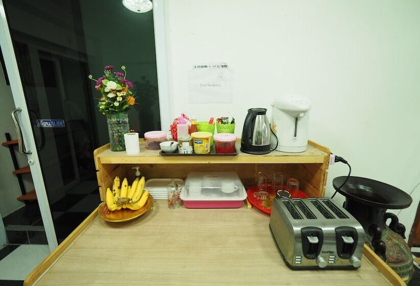 Arisa Hostel