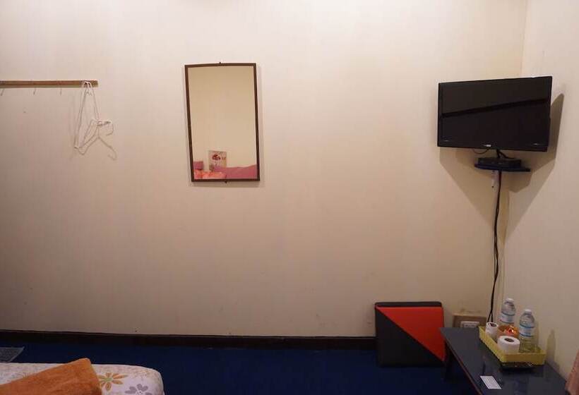 هتل Chiangkhan Modern Home