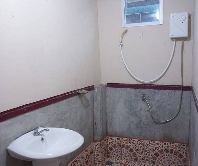 هتل Chiangkhan Modern Home