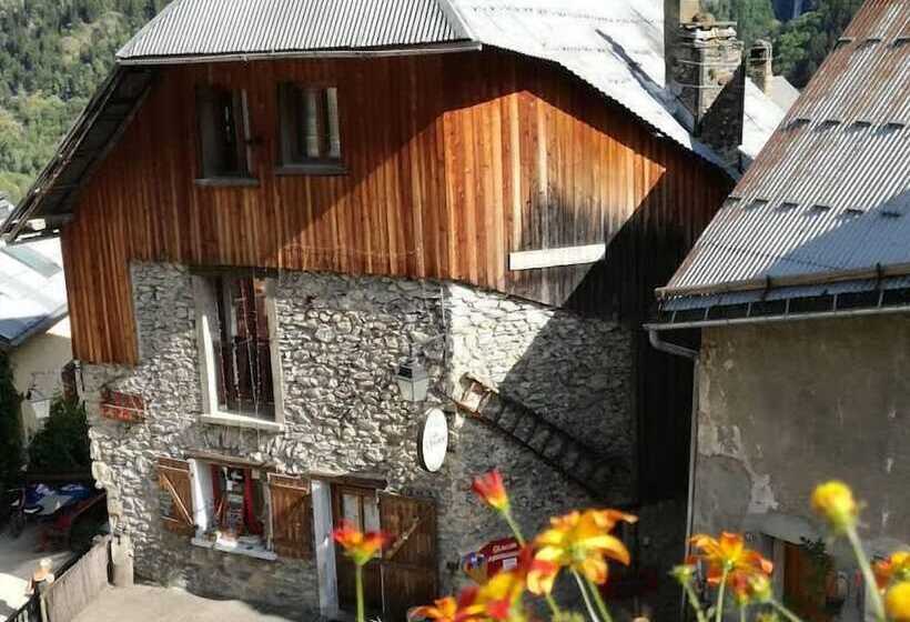 호텔 Hôtel Les Cimes