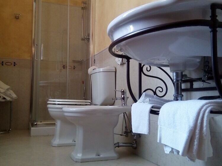 فندق Il Castello Di Bubbio