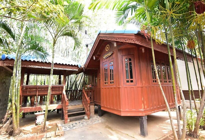 בית מלון כפרי Petch Jed Sao Noi Resort