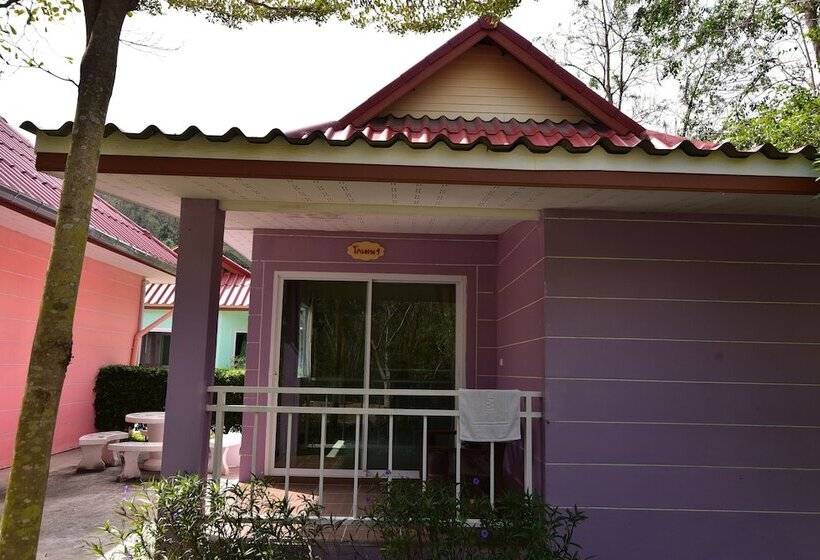 בית מלון כפרי Petch Jed Sao Noi Resort