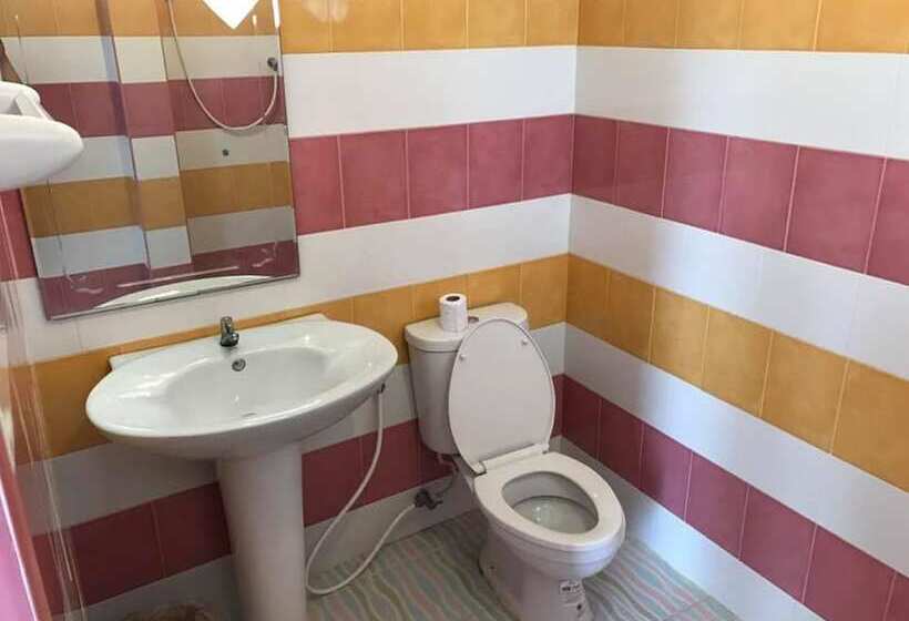 فندق Red Heart Resort
