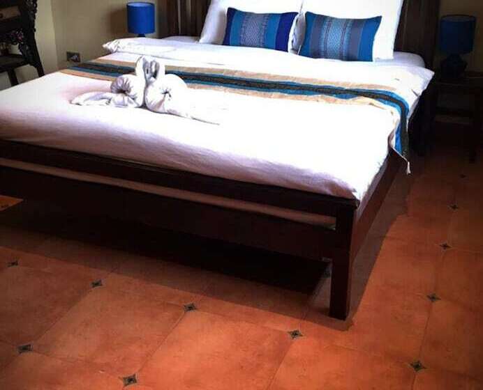 هتل Sunshine Coast Inn