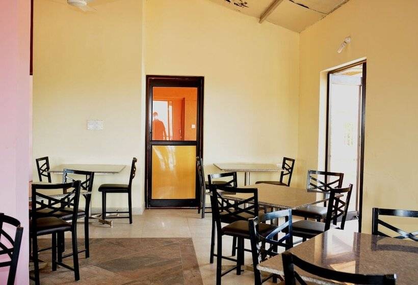펜션 Gomes Pousada Guest House
