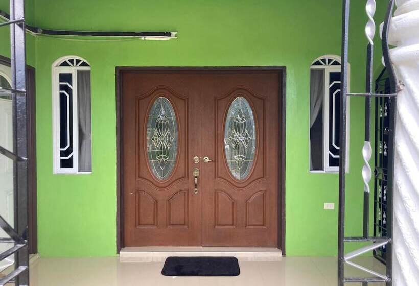 דירת נופש 1 Bedroom Blissful Retreat   A/c & Private Garden