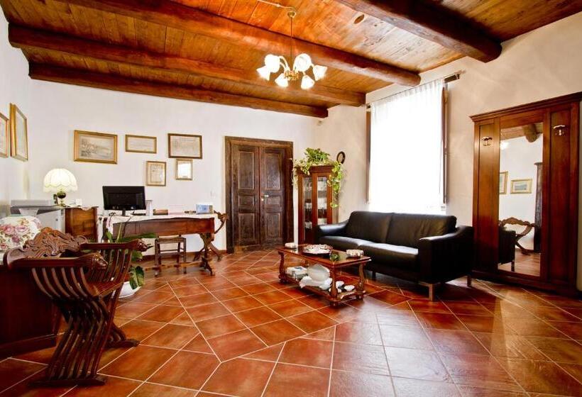 ベッドアンドブレックファースト Ospitalità Don Carlo