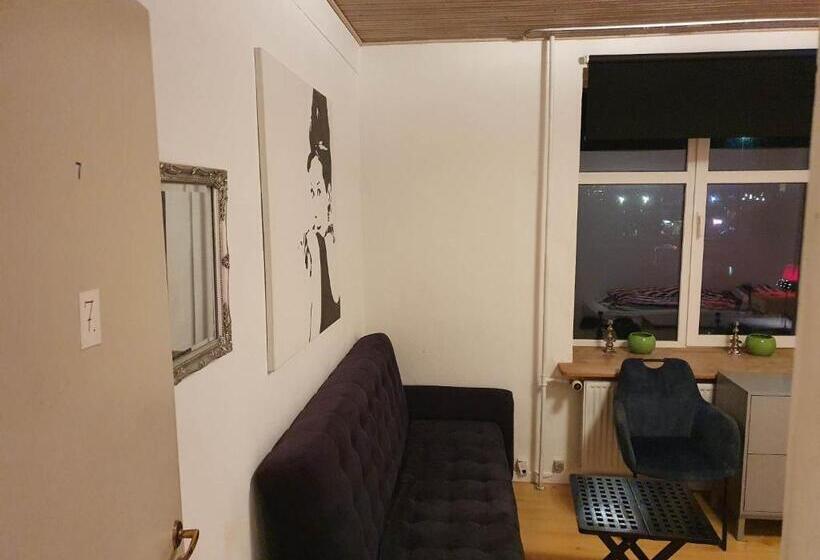 بنسيون Rundvejen Guest House