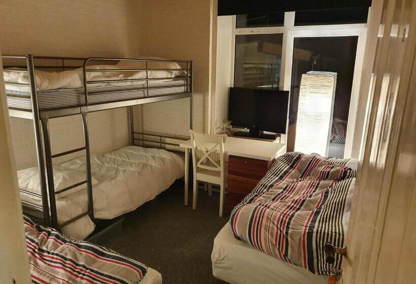بنسيون Rundvejen Guest House