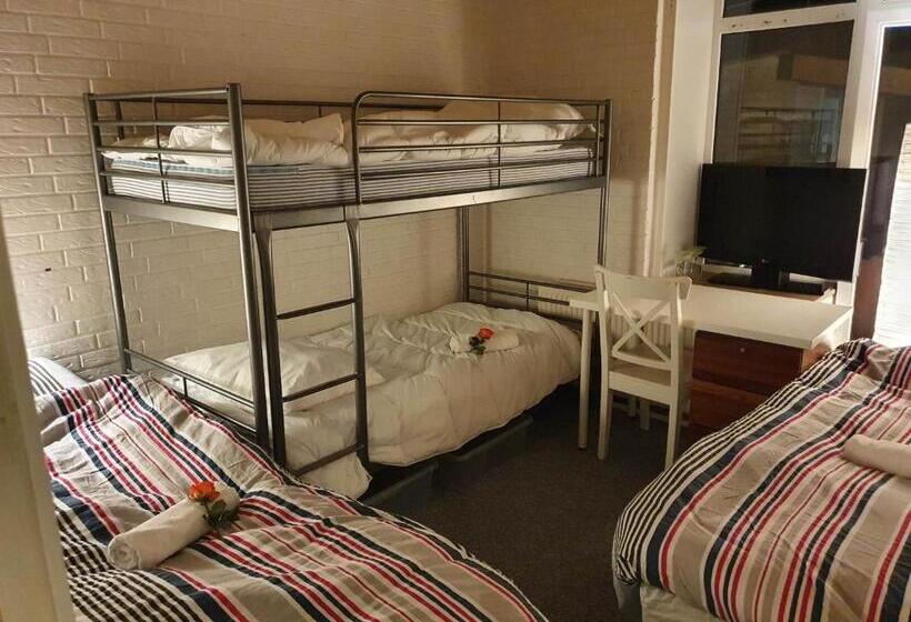 بنسيون Rundvejen Guest House