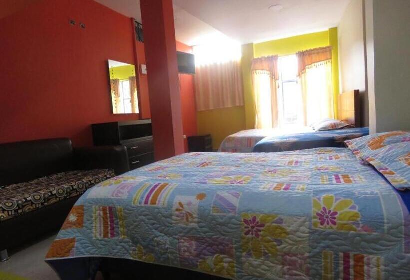 هتل Flores La Frontera