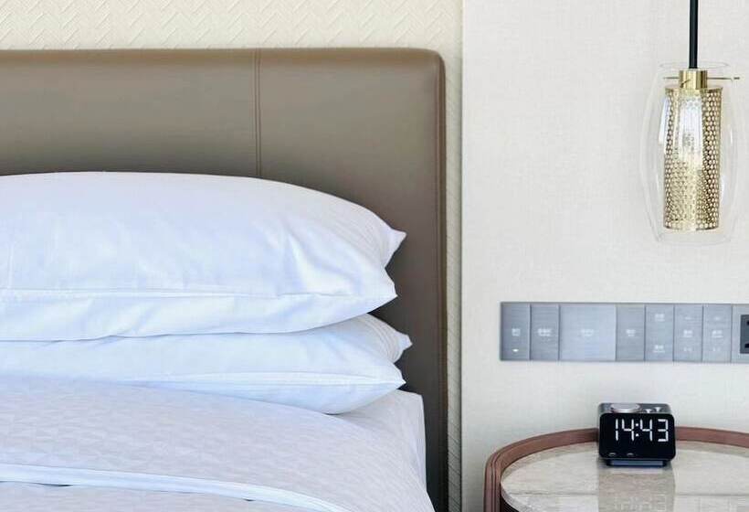 هتل Four Points By Sheraton Yantai