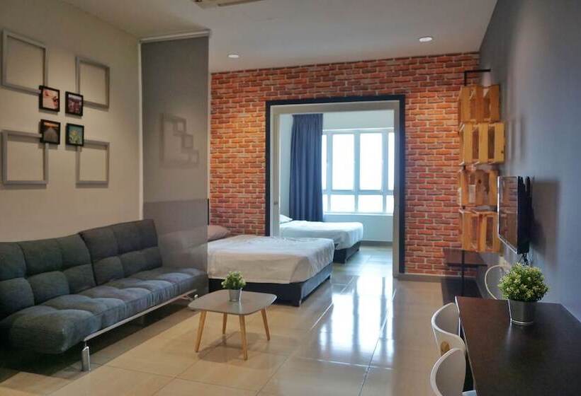 هتل The Octagon Premium Suite   Ipoh