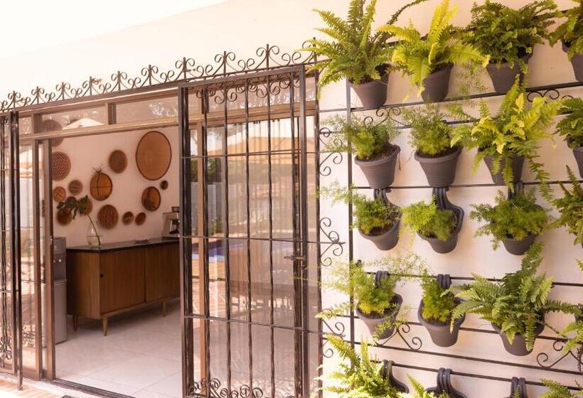 تختخواب و صبحانه Doral House Villavicencio