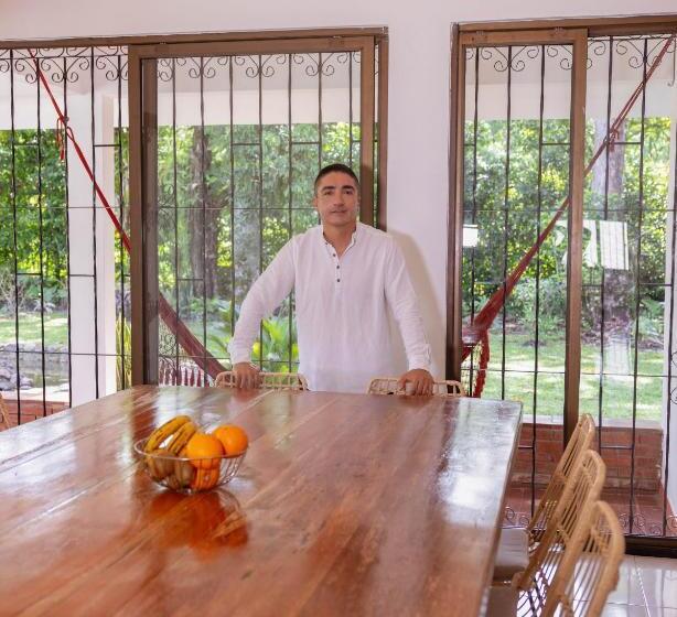 تختخواب و صبحانه Doral House Villavicencio