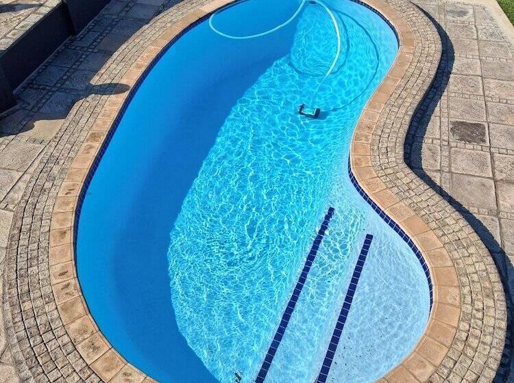 تختخواب و صبحانه Ocean Days