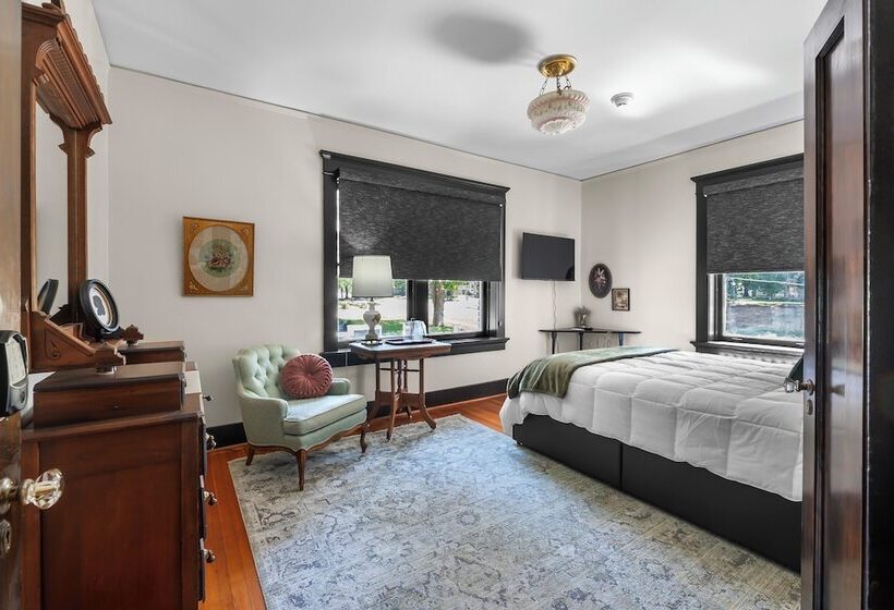 בית מלון כפרי Rockwood Inn