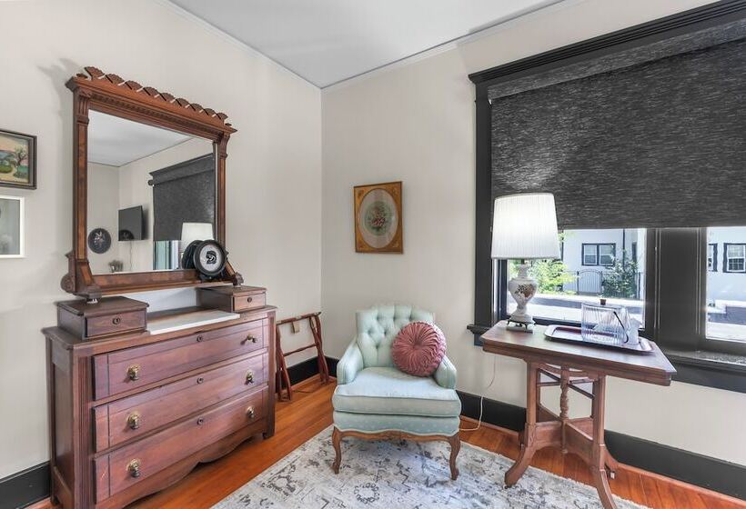 בית מלון כפרי Rockwood Inn