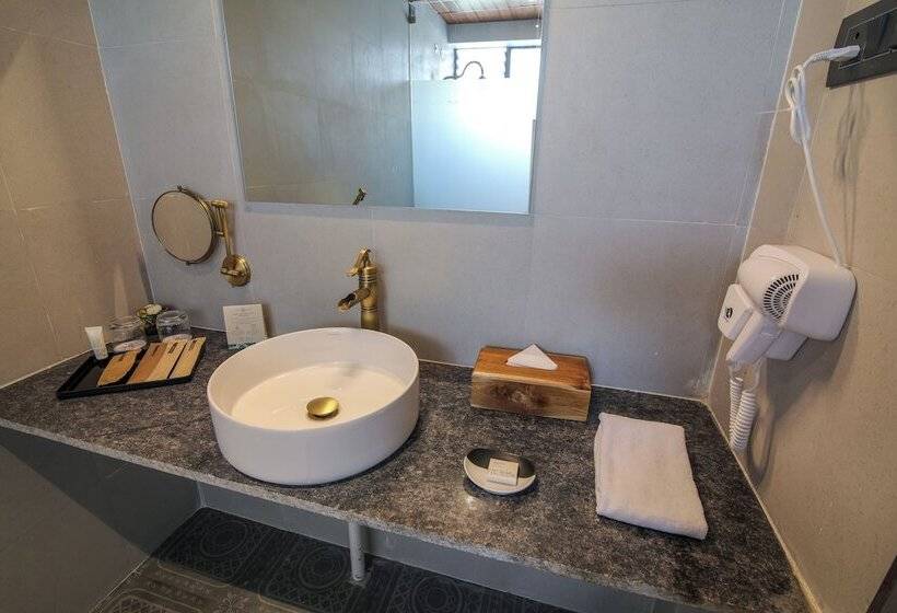 منتجع Toyam By Orchid Hotels