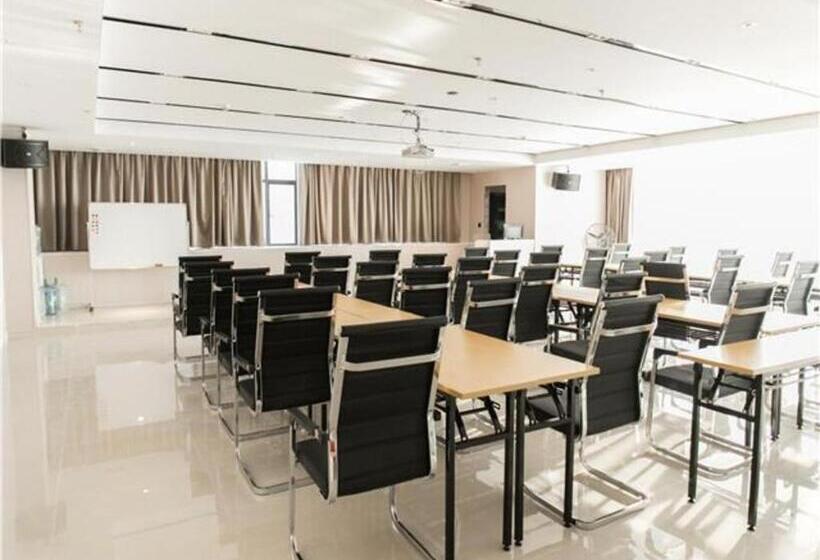 호텔 City Comfort Inn Humen High Speed Railway Station Wanda Chigang