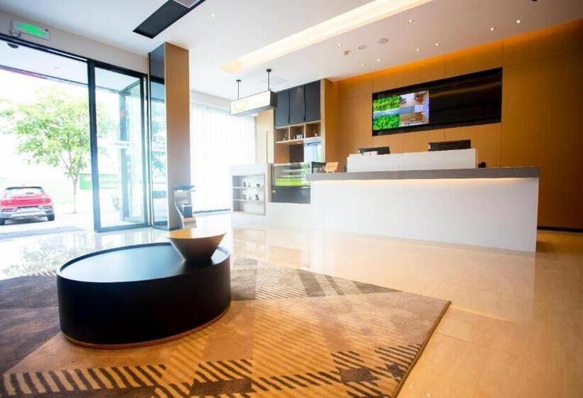 호텔 City Comfort Inn Yichang Zigui Three Gorges Dam Binhu