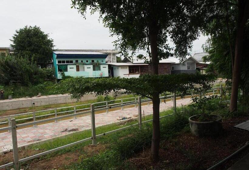 هتل Phetsuwan