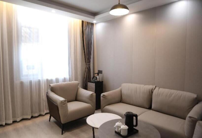 Borrman Hotel Pingyi Beifang Shicaicheng Mingde Road