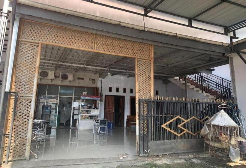 فندق Oyo 91263 Dinar Homestay