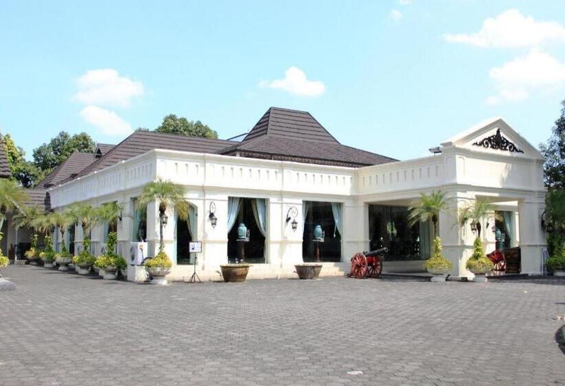 هتل Urbanview Syariah Wisma Nabil Solo