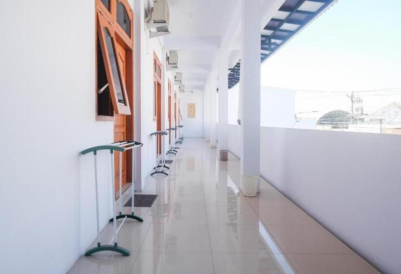 هتل Urbanview Syariah Wisma Nabil Solo