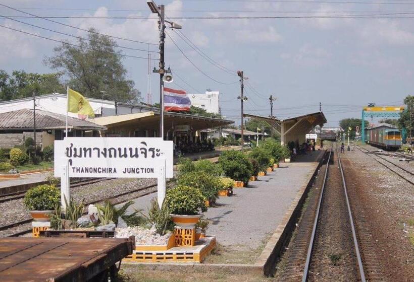 酒店 Chainarong Road