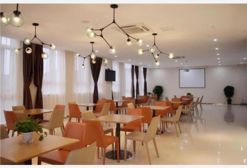 Отель City Comfort Inn Neijiang Zizhong Wuguan