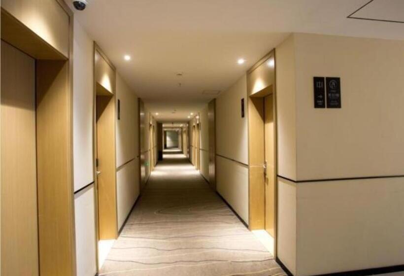 호텔 City Comfort Inn Xiangyang Gucheng Railway Station