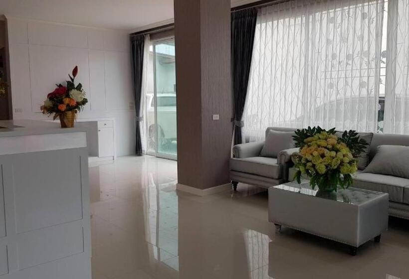 ホテル Crystal Place Prathai