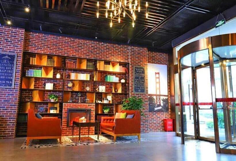 호텔 James Joyce Coffetel Guangyuan High Speed Railway Station Dongba Municipal Government
