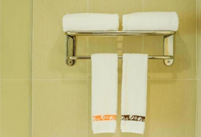 Отель Jtour Inn Hechi Yizhou Municipal Central Plaza