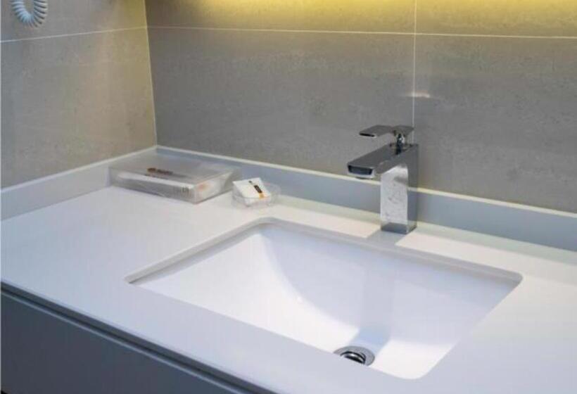 호텔 Jtour Inn Yulin High Speed Railway Station Rt Mart