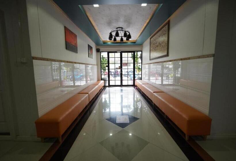 هتل Roomquest Prachin Buri Rojana