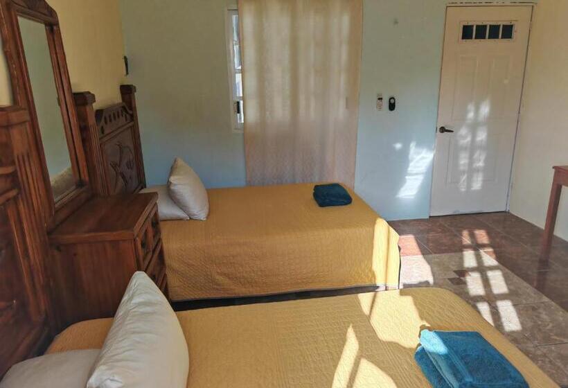 هتل Casa Viejo Chac