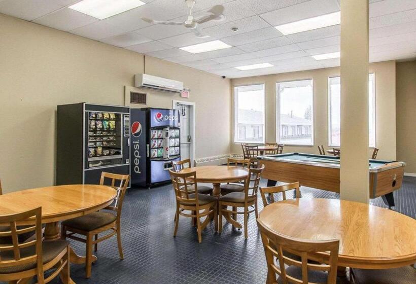 Отель Econo Lodge
