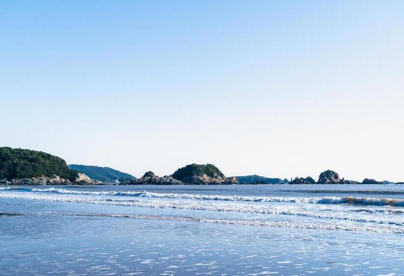 هتل Zhoushan Poly Senbo Nature Park & Resort