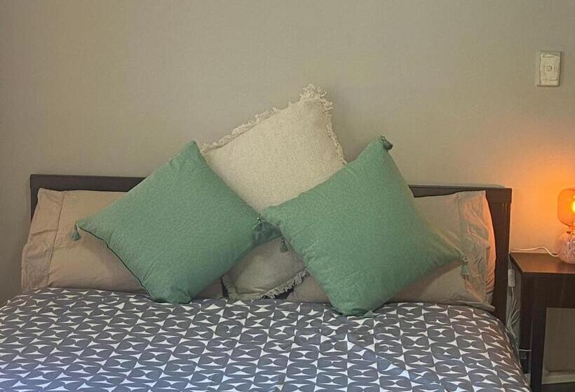 پانسیون A Private Unit With Own Bathroom And Kitchen